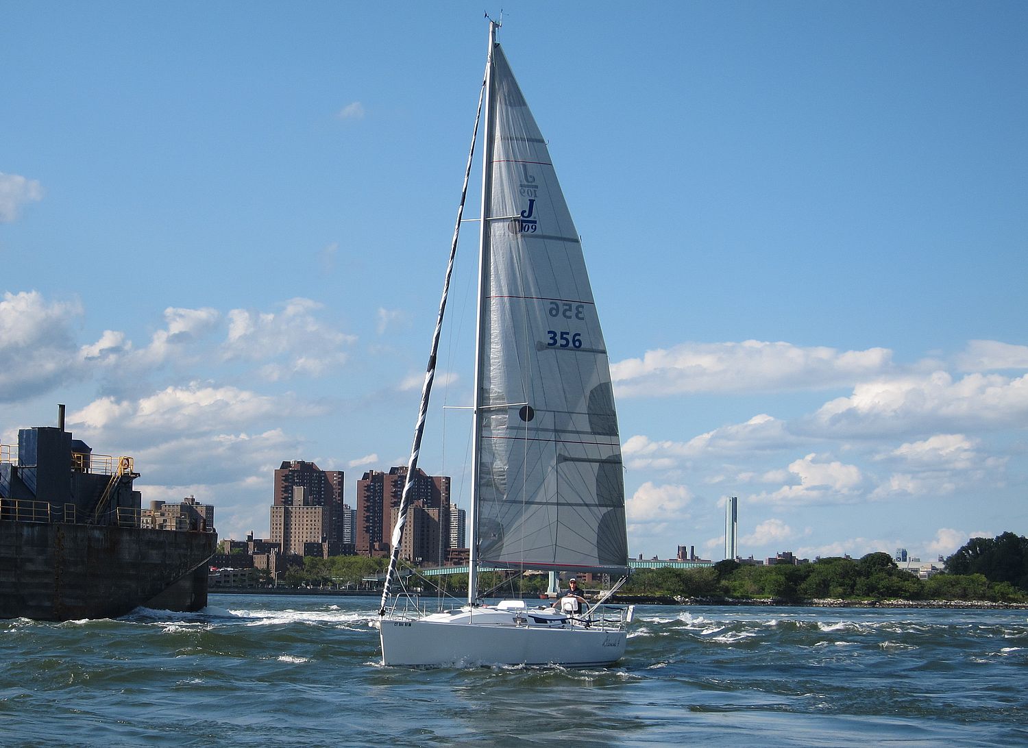 Pokol Kapuja East River New York